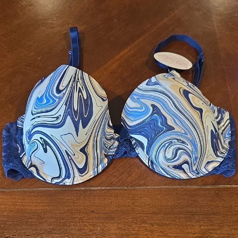 (J15) Artistic Blue and White Underwire Bra with Molded Cups 36D